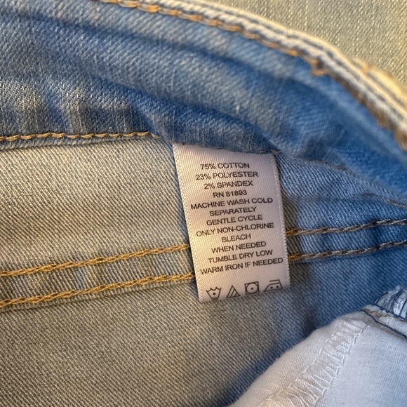 C wonder light wash‎ blue jeans size 6 flare jeans - Picture 5 of 5